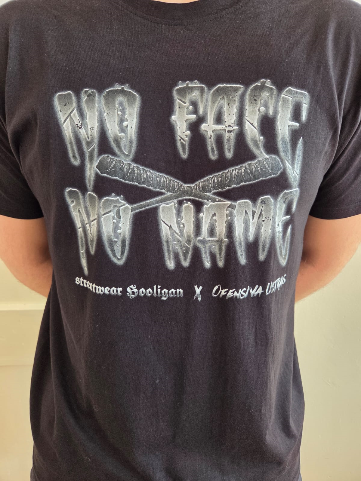 Precomanda Tricou No Name